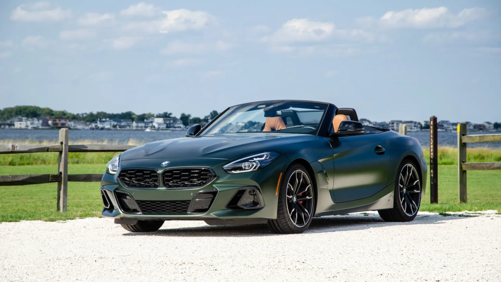 2025 BMW Z4 M40i - Engaging Performance with a Manual Twist